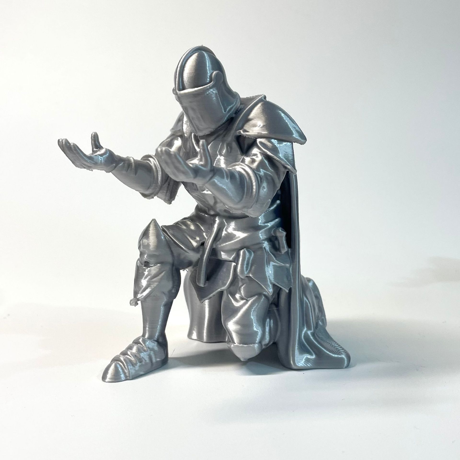 3Dプリント製エグゼクティブナイトペンホルダー、アーマーヒー - 3D Printing Knight Armor のレビューと価格